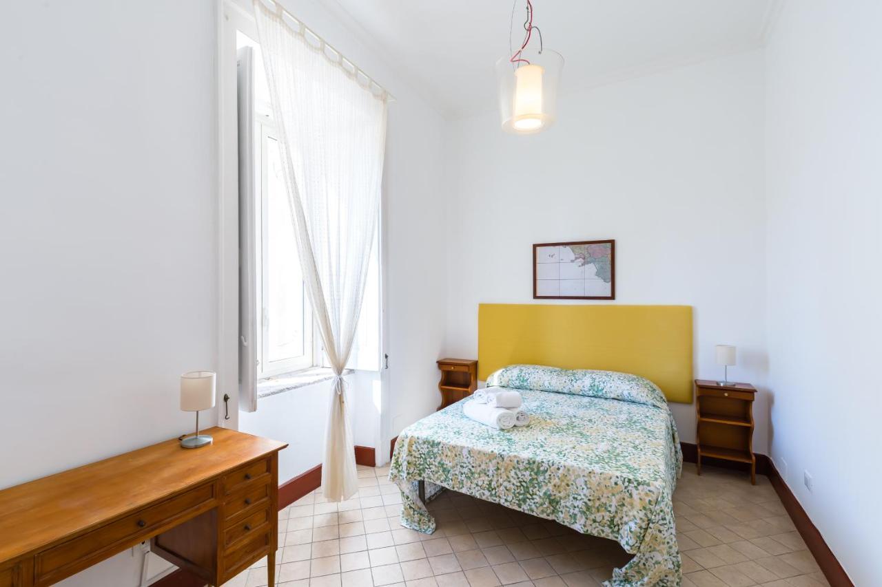 Lopez 20 A Big Family Apartment By Napoliapartments Exterior photo